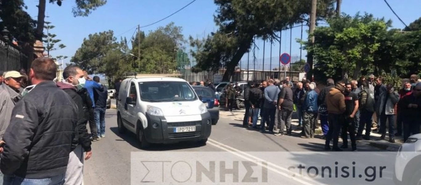 Λέσβος: Μεγάλη κινητοποίηση των κατοίκων για συμπαράσταση στον 55χρονο που πυροβόλησε κατά «αιτούντων»